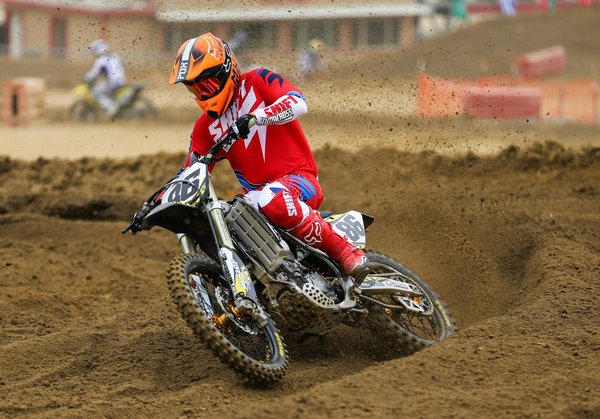 How to apply nano-coating on sport bike body parts for enhanced UV protection in the UK?